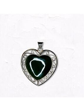 5607gc. Goldtone Green Heart Pendant